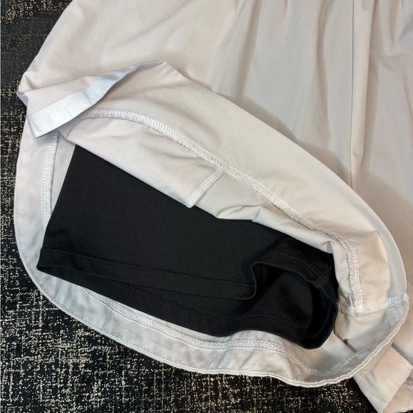 Alphalete Athletics Women Gray Stride Shorts Double Layered - Picture 7 of 10